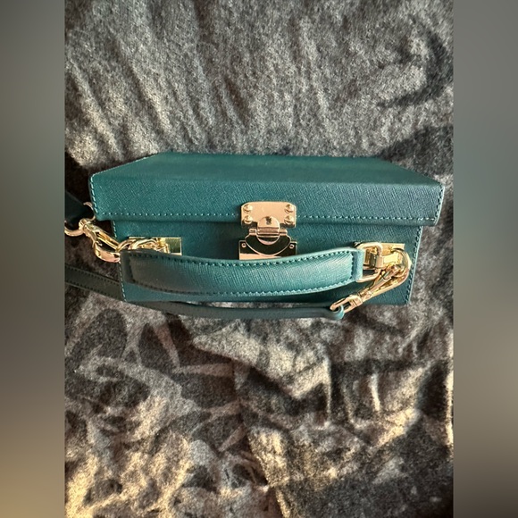 Tde. Box Bag - Picture 2 of 7